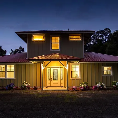 Kilauea House Bed & Breakfast
